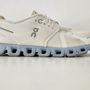 ON Cloud Women's Size 10 Running Shoes